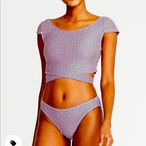 XS/S NWT Old Navy cap sleeved crop top swimsuit